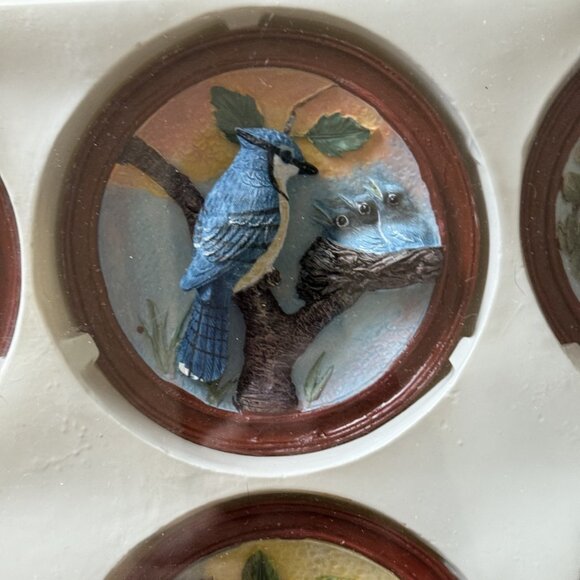 Decorative 6 bird plates, new in box , charming - Picture 3 of 7